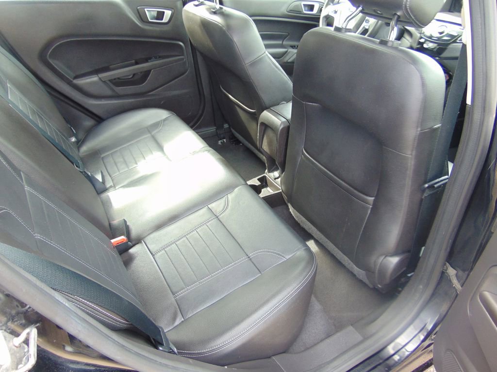 Used 2017 Ford Fiesta Titanium image 4
