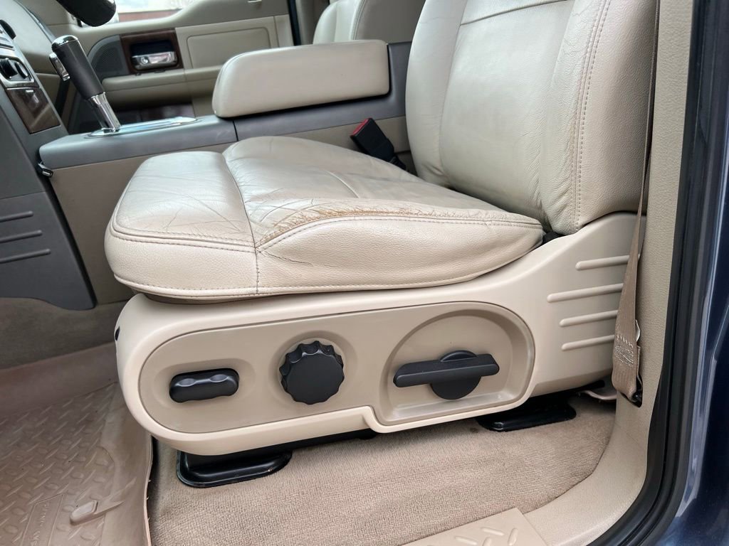 Used 2004 Ford F150 Lariat image 14