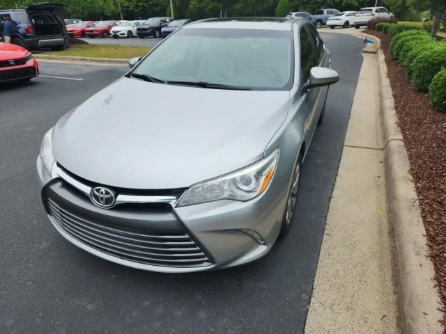 Used 2017 Toyota Camry XLE w/ Moonroof Package FWD image 2