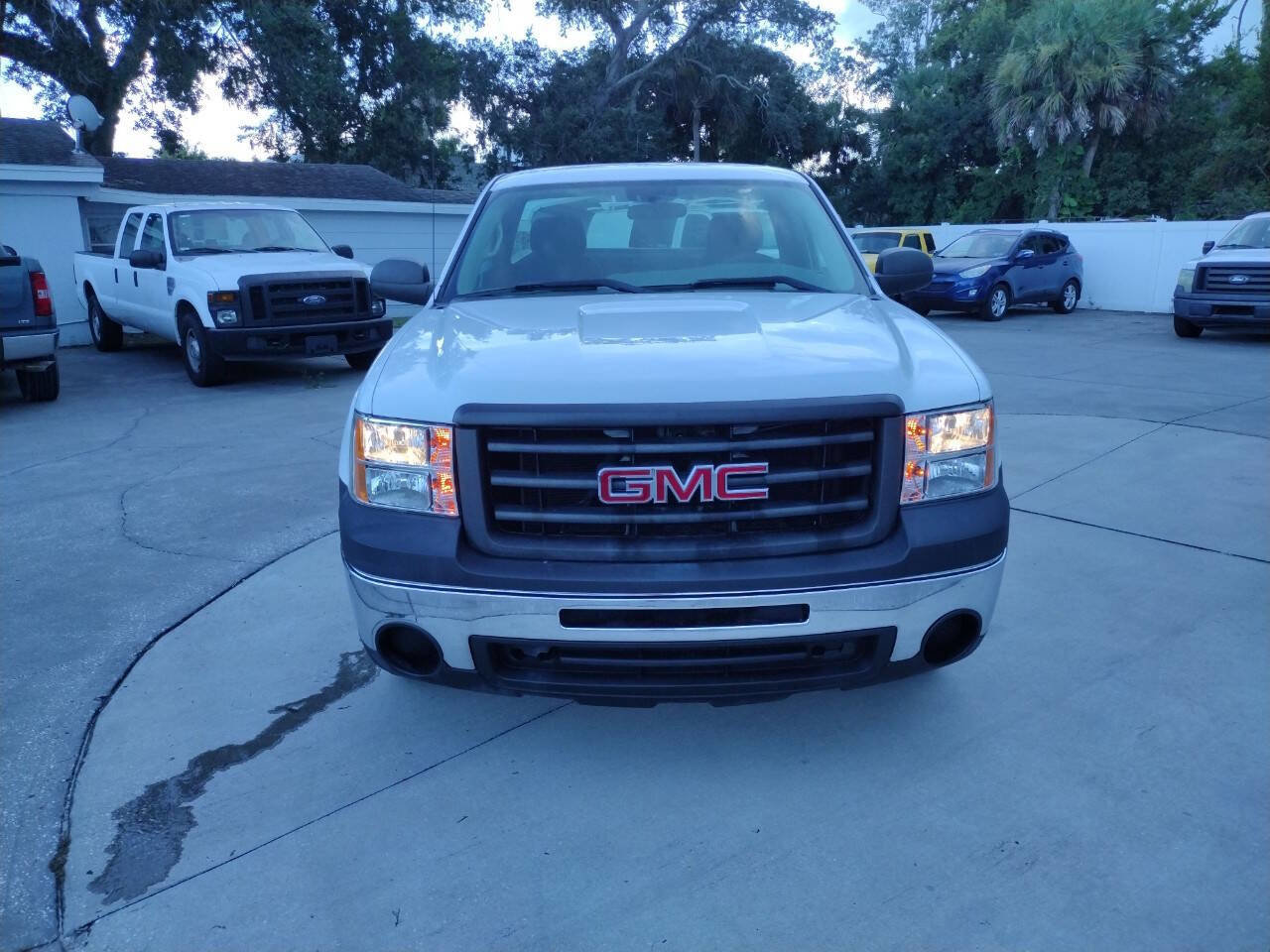 Used 2011 GMC Sierra 1500 W/T image 2
