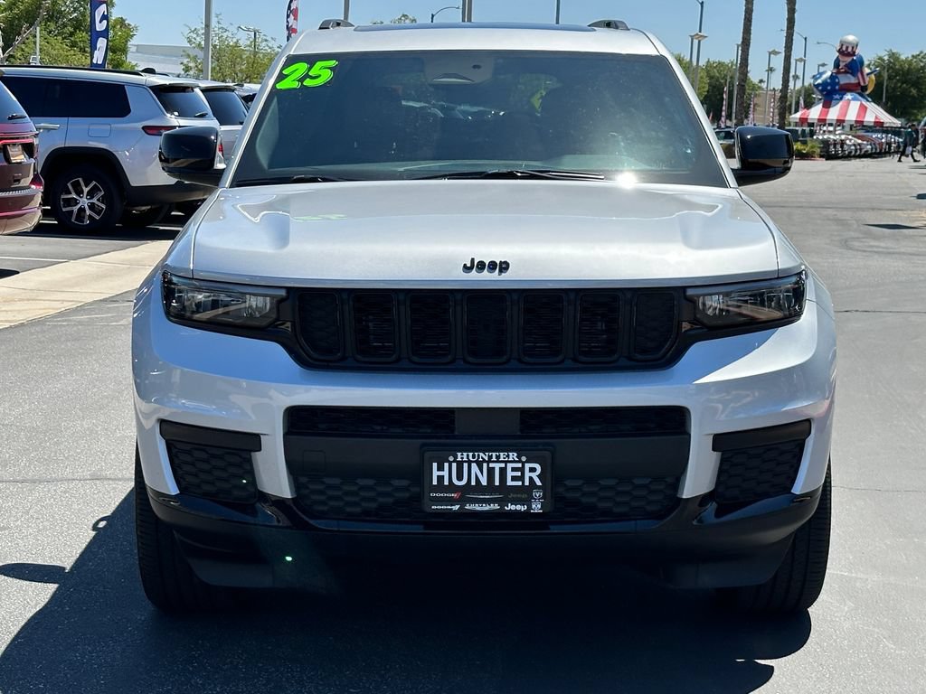 Certified 2025 Jeep Grand Cherokee L Altitude AWD/4WD image 12