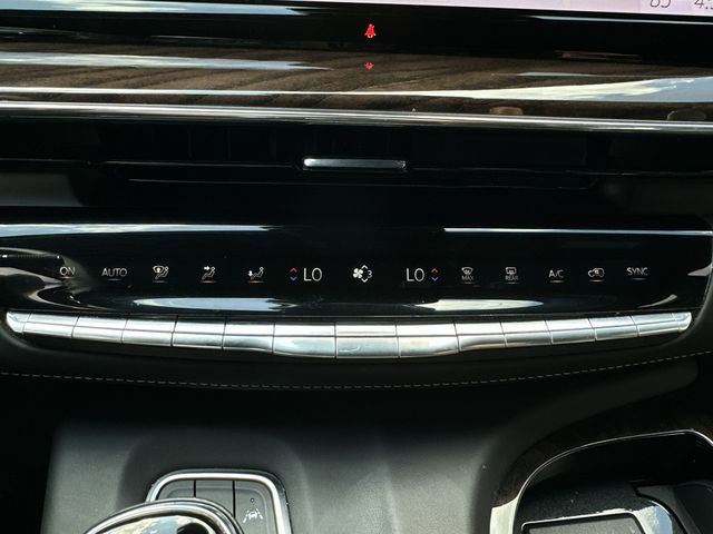 Certified 2023 Cadillac Escalade ESV Sport Platinum w/ LPO, ONYX Package image 26