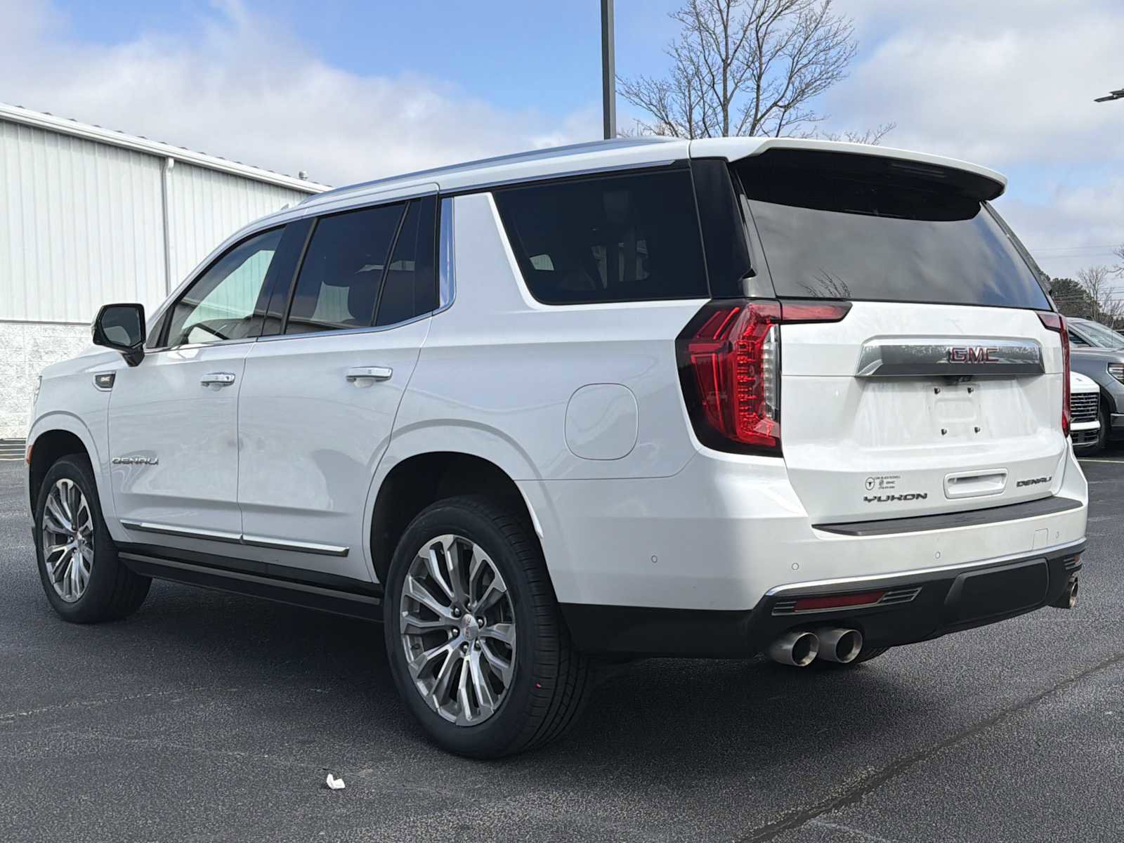 Used 2024 GMC Yukon Denali w/ Denali Reserve Package image 27