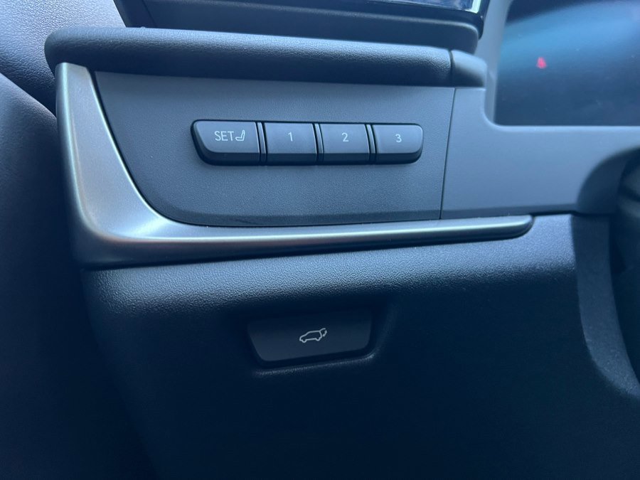 Used 2023 Lexus RZ 450e Premium image 17