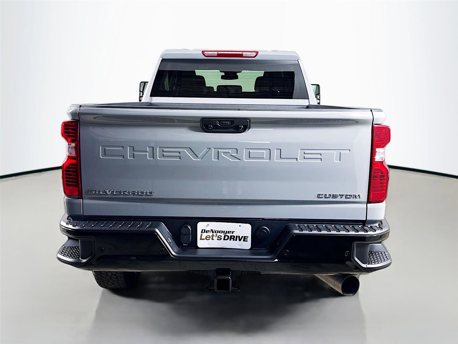 Used 2025 Chevrolet Silverado 2500 Custom w/ Custom Value Package AWD/4WD image 8