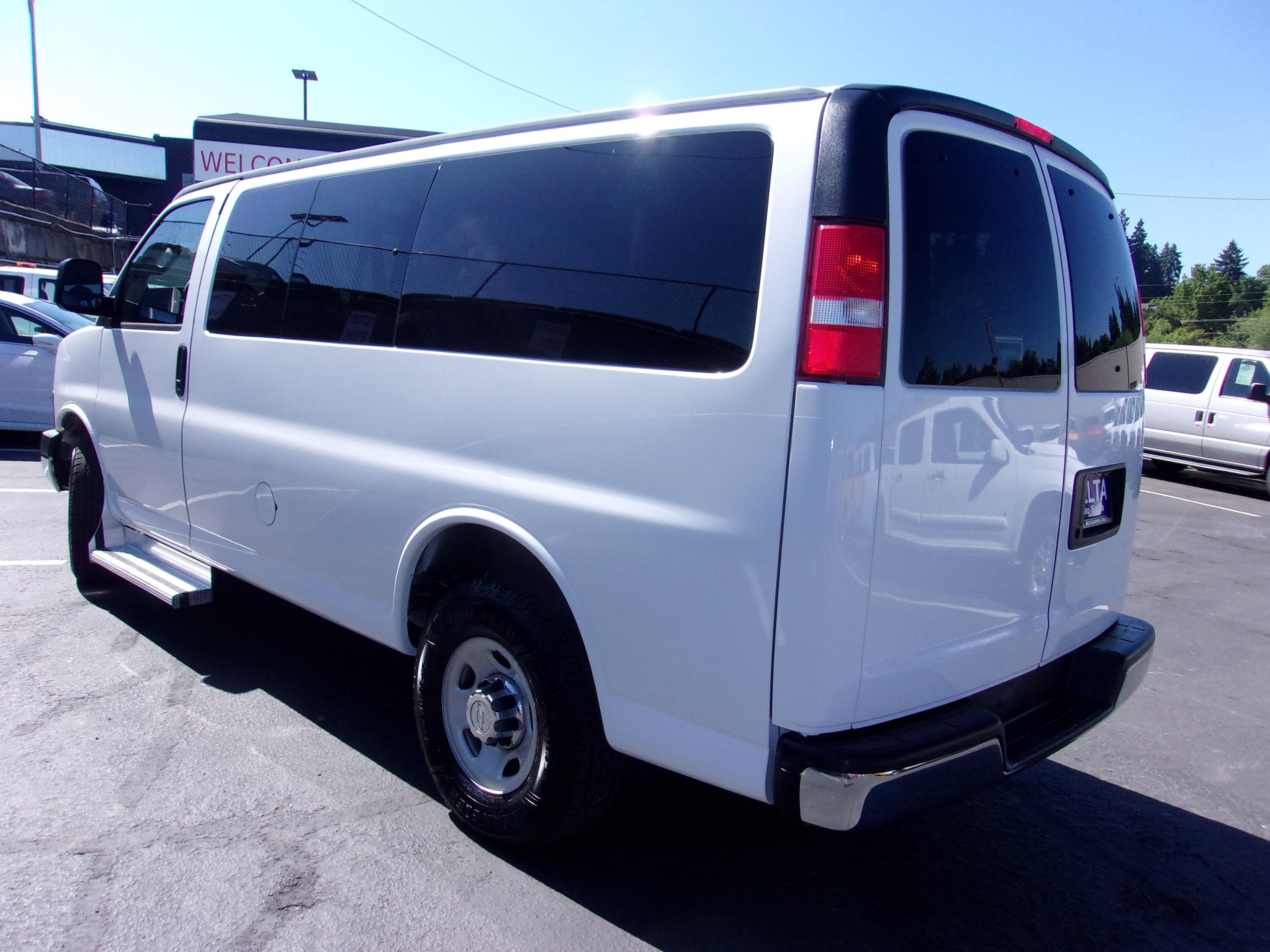 Used 2016 Chevrolet Express 3500 LT w/ LT Preferred Equipment Group image 5