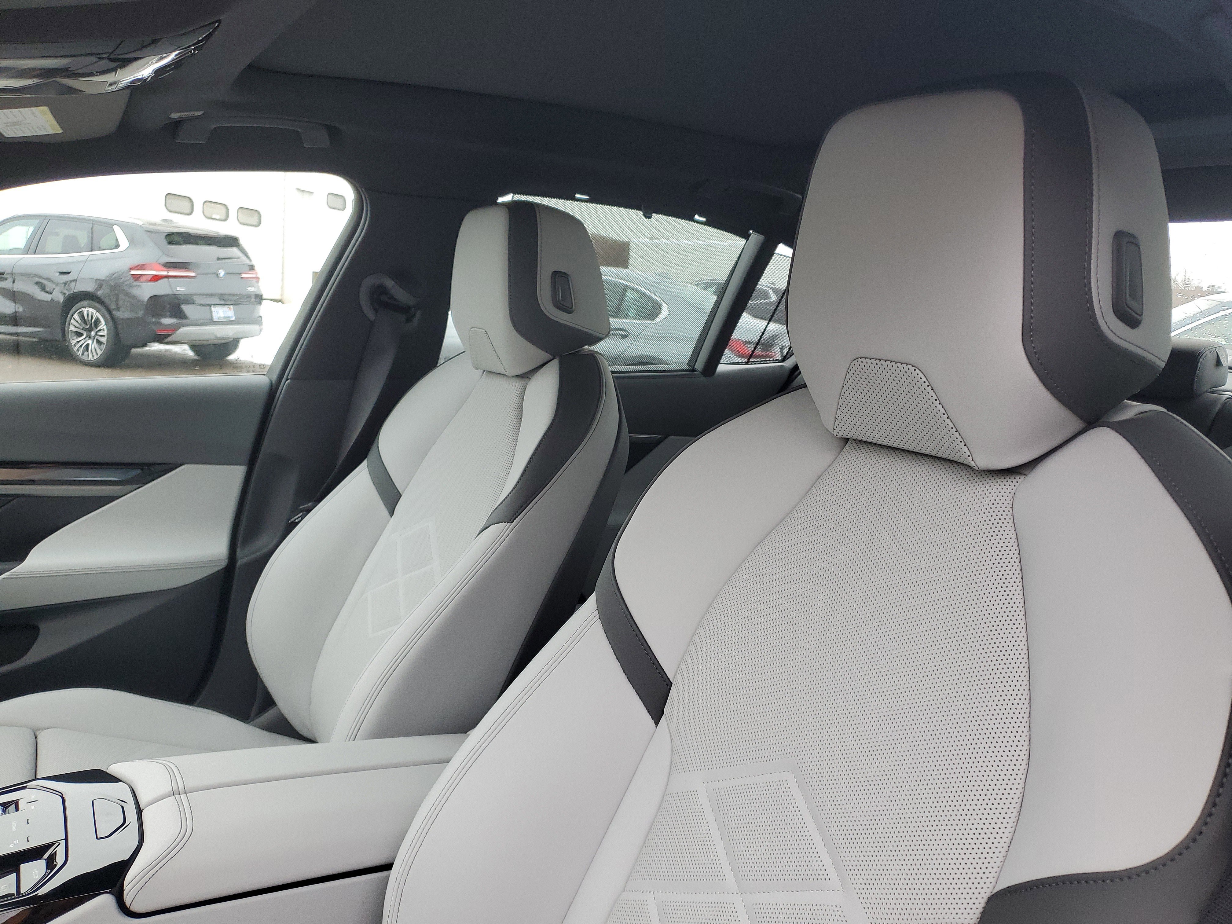 New 2026 BMW 540i xDrive w/ Executive Package image 7