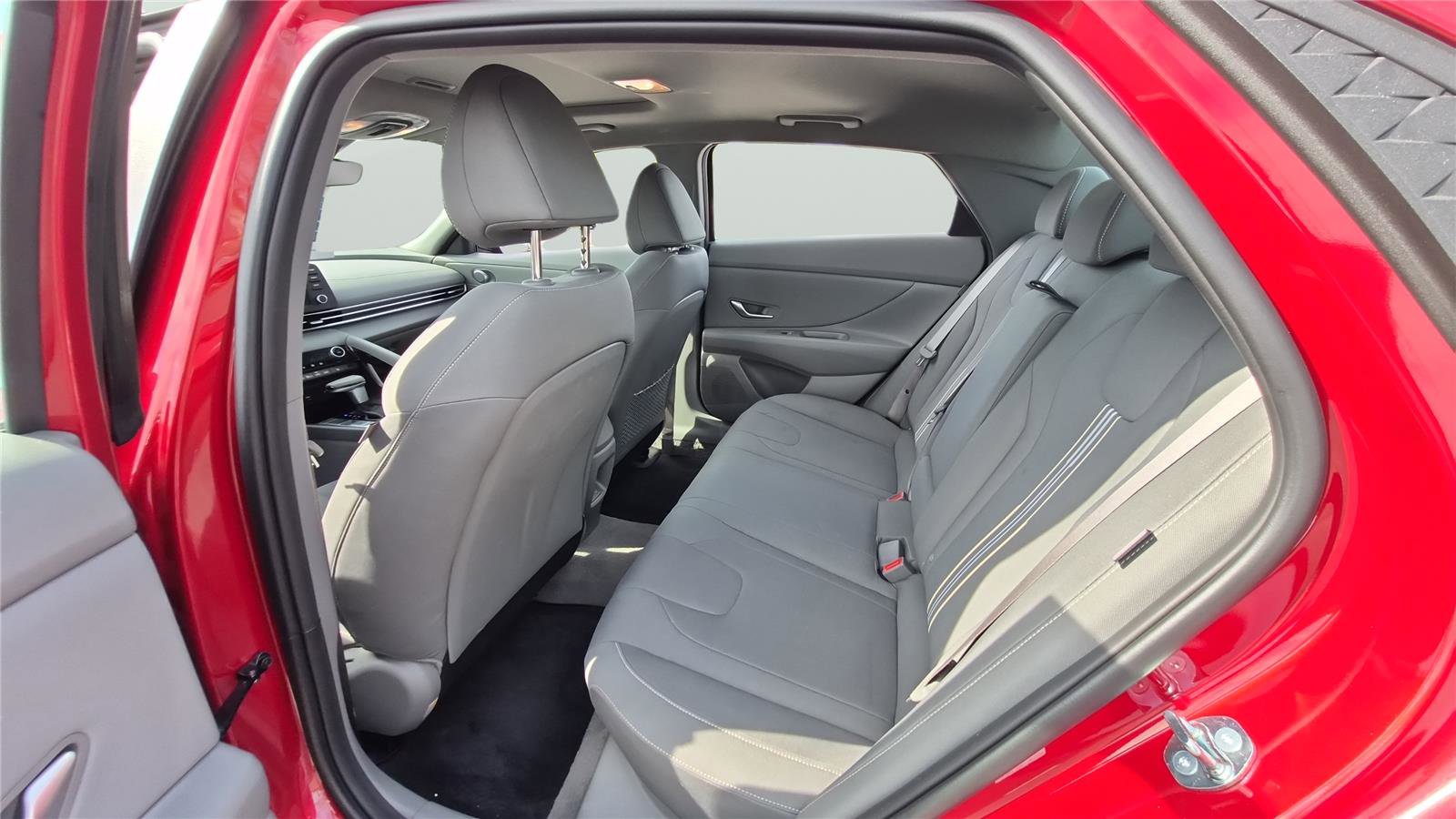 Used 2026 Hyundai Elantra SEL Sport FWD image 18