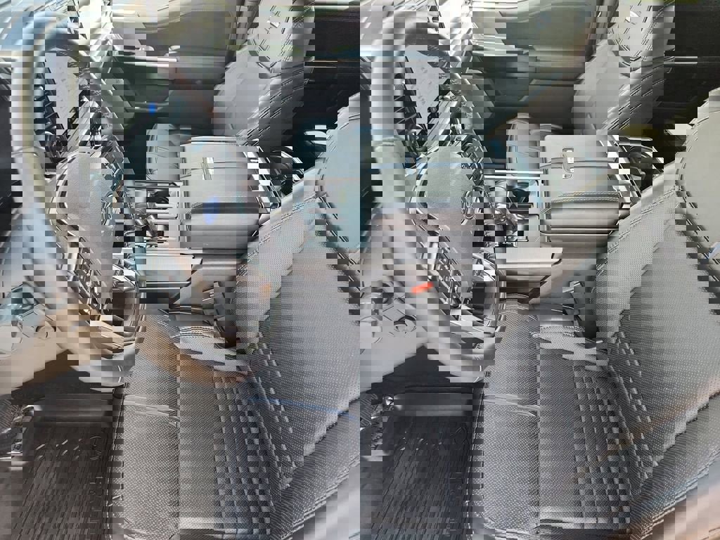 Used 2024 Ford F150 Platinum image 9