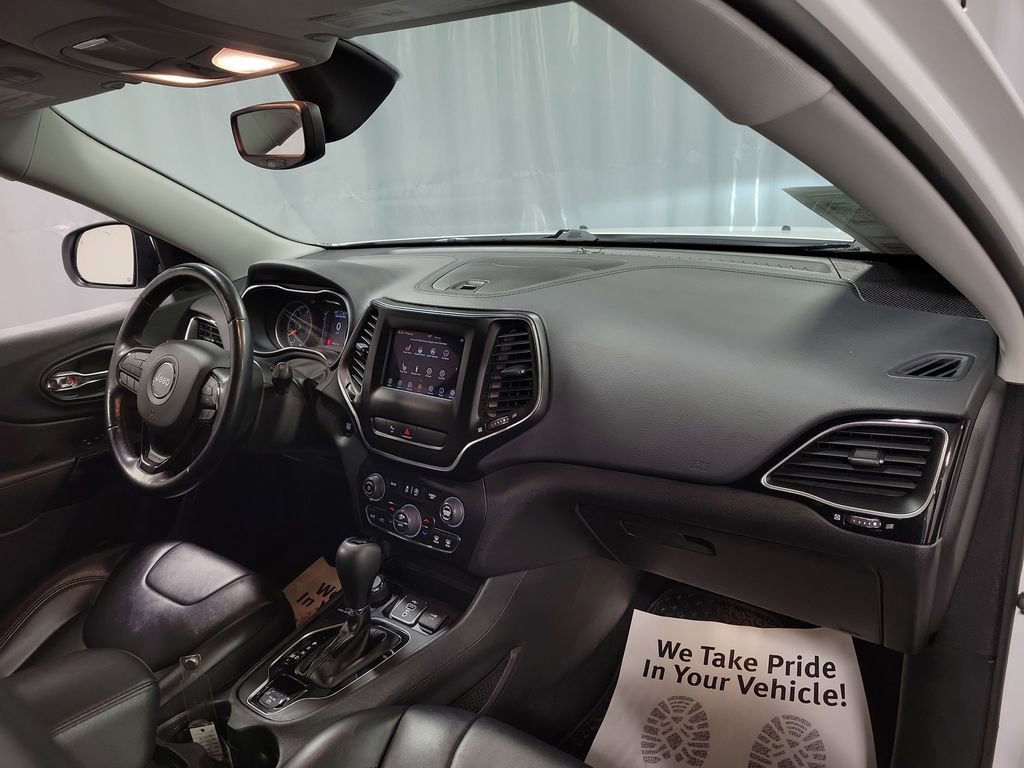 Used 2020 Jeep Cherokee Latitude Plus image 28