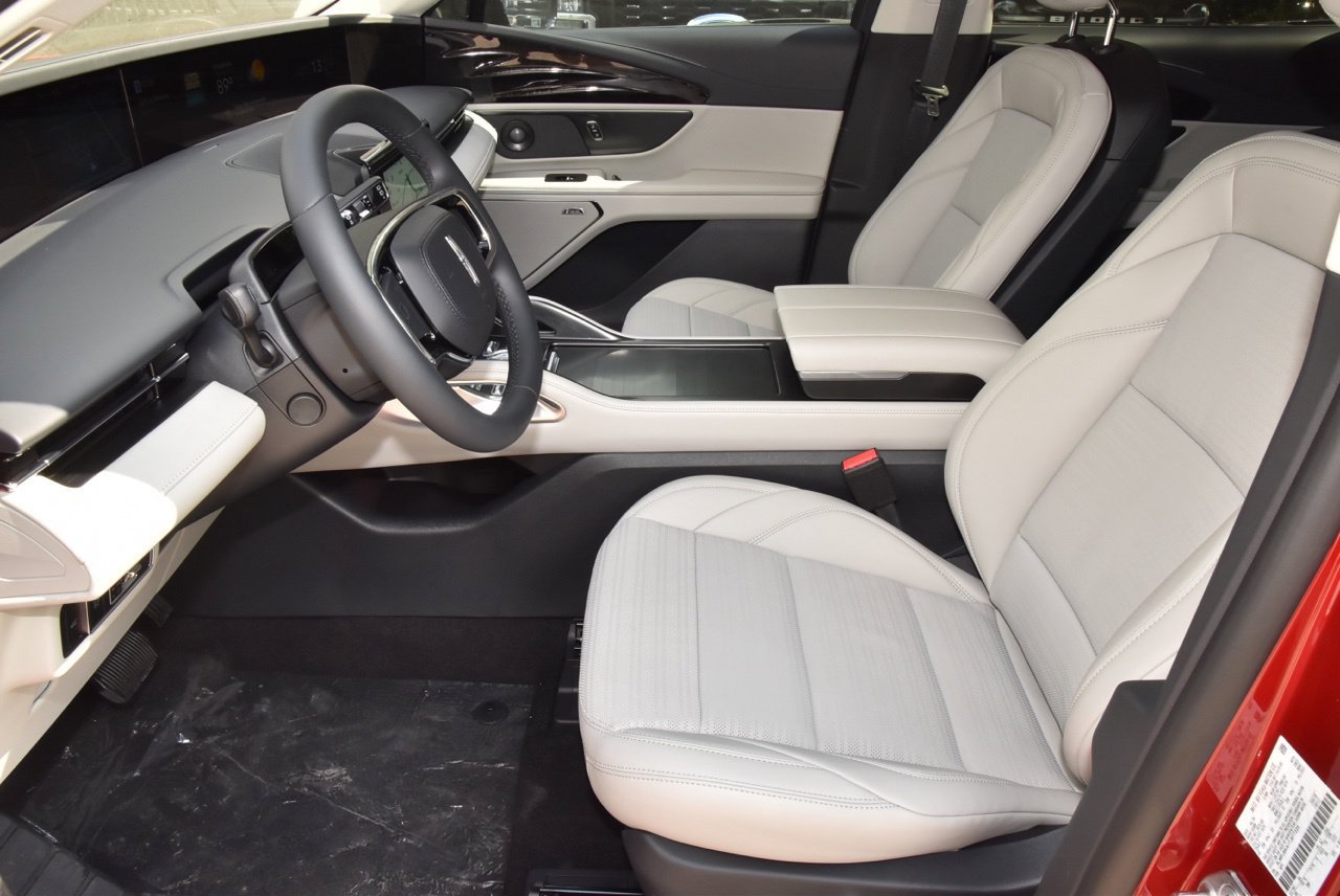 New 2026 Lincoln Nautilus Reserve AWD/4WD image 13