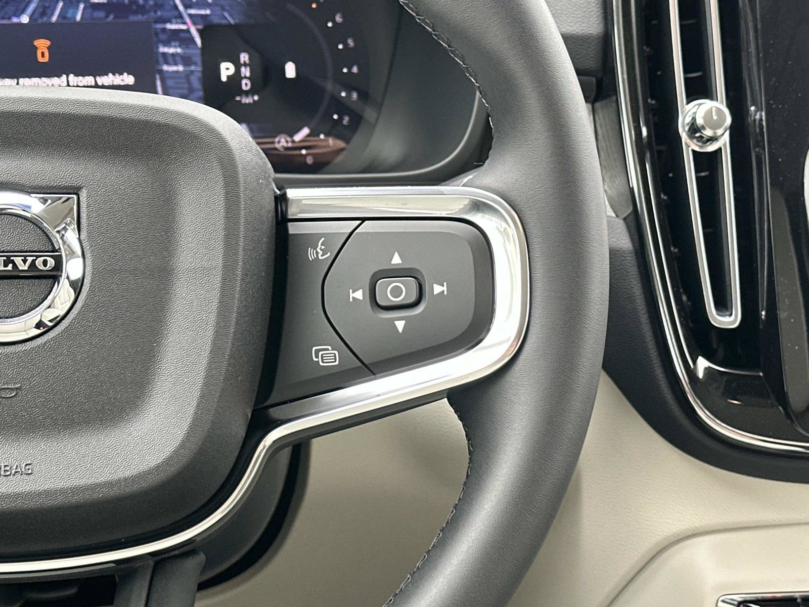 New 2026 Volvo XC40 B5 Plus w/ Protection Package Premier AWD/4WD image 9