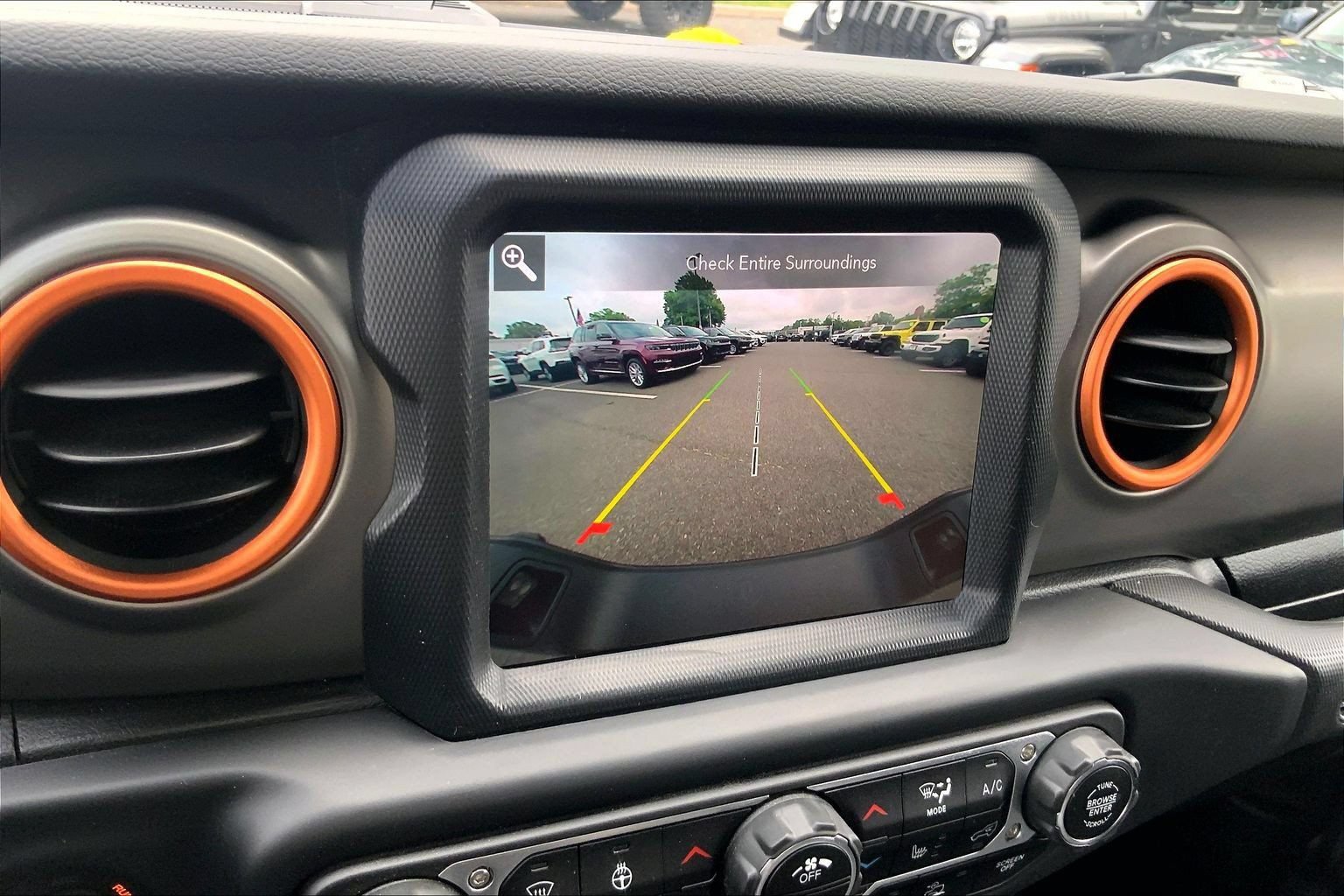 Used 2021 Jeep Gladiator Sport AWD/4WD image 25