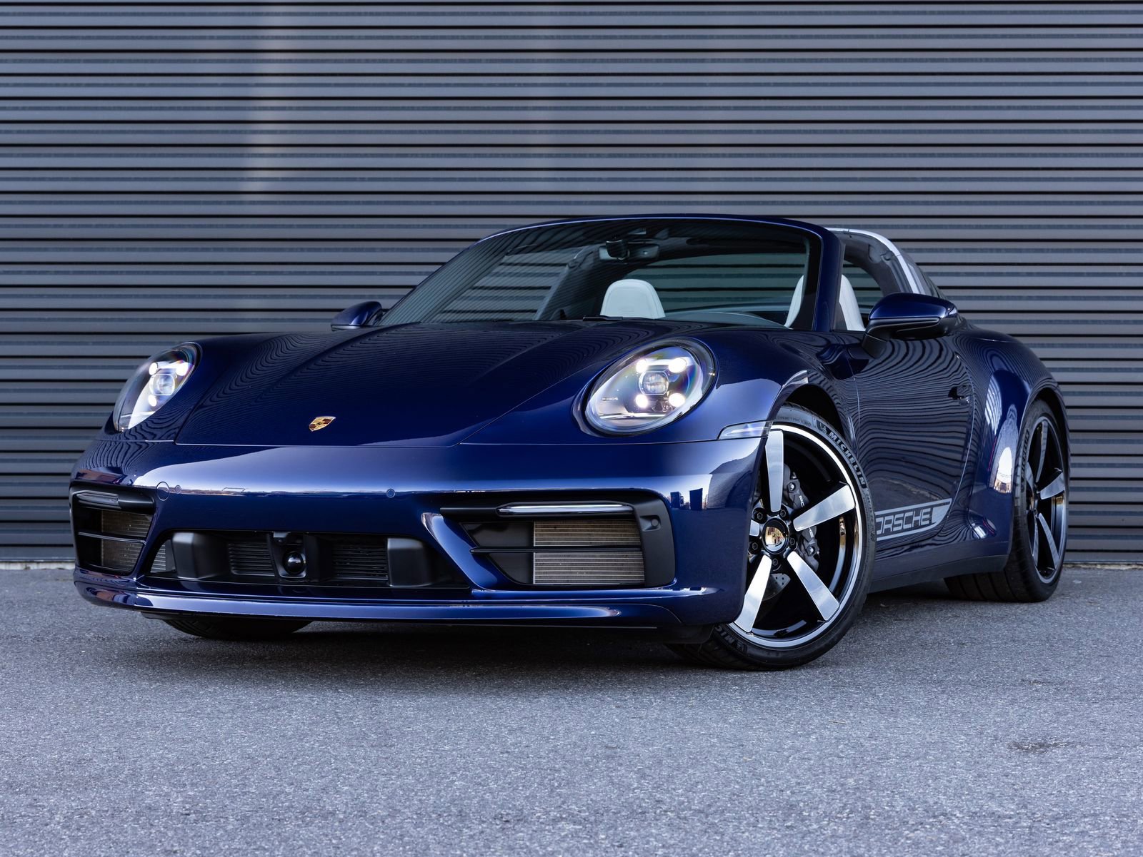 Certified 2024 Porsche 911 Targa 4 image 1