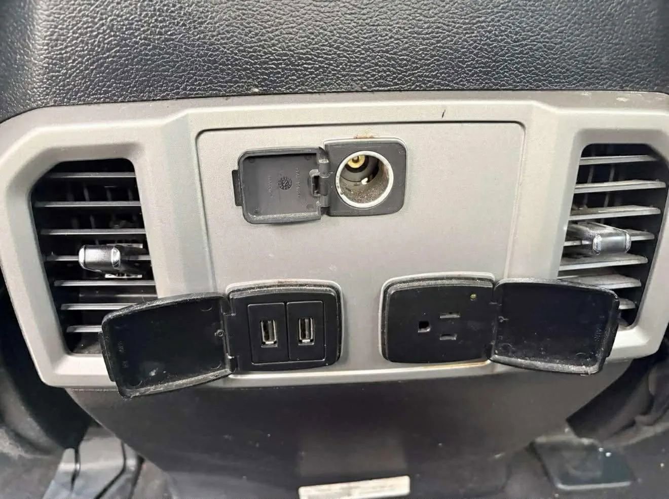 Used 2019 Ford F350 Lariat w/ Lariat Ultimate Package image 6