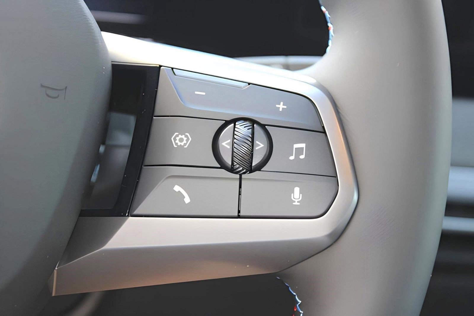 Used 2025 BMW iX M60 image 22