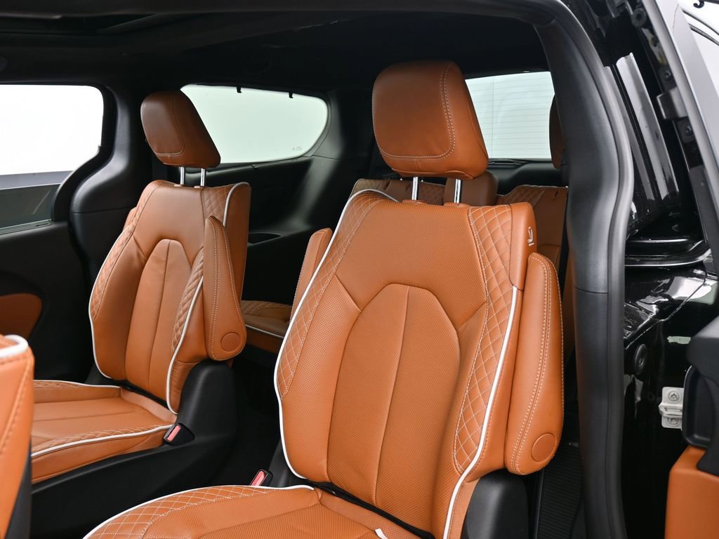 New 2026 Chrysler Pacifica Pinnacle image 34