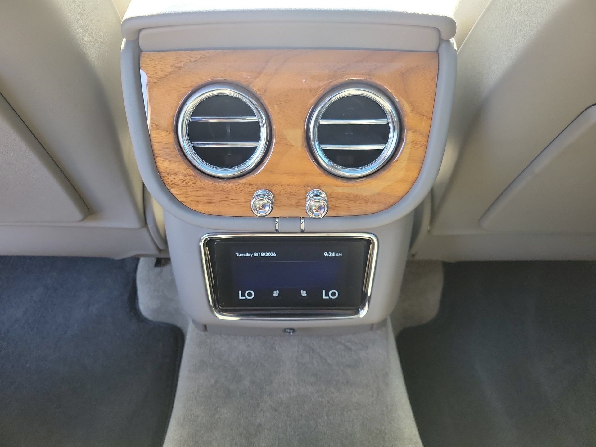 Certified 2023 Bentley Bentayga Plug-In Hybrid AWD/4WD image 23