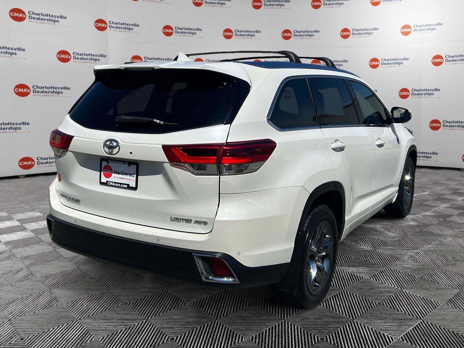 Used 2017 Toyota Highlander Limited Platinum image 5