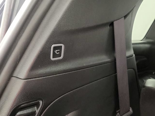 Used 2025 Chrysler Pacifica Select FWD image 27