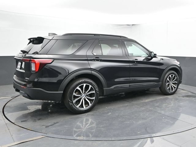 Used 2025 Ford Explorer ST-Line AWD/4WD image 2