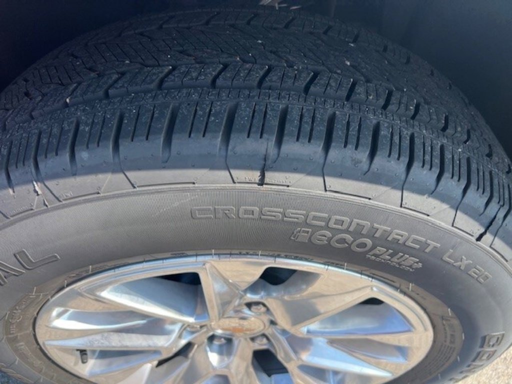 New 2025 Chevrolet Suburban Premier image 4