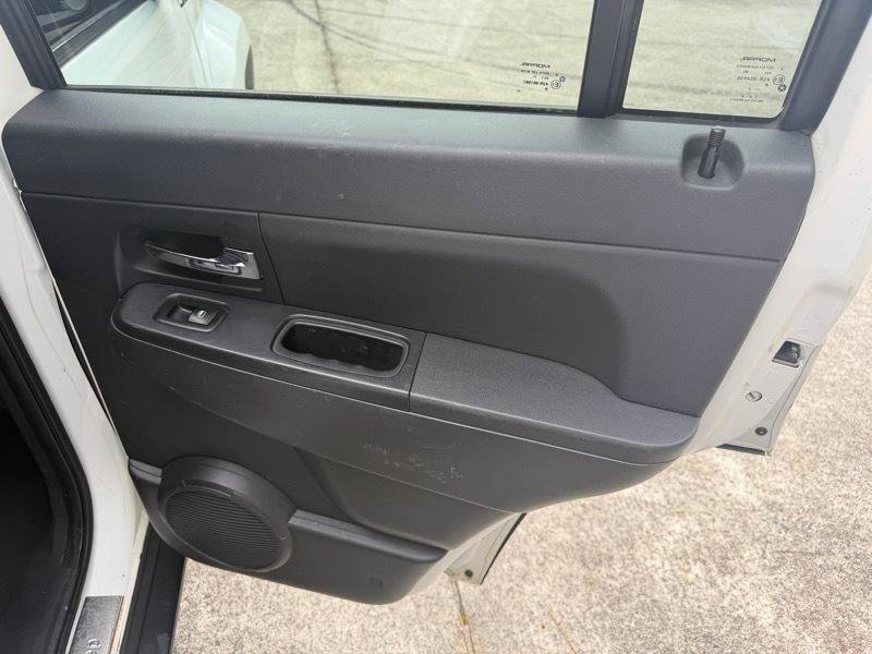 Used 2012 Jeep Liberty Sport RWD image 26