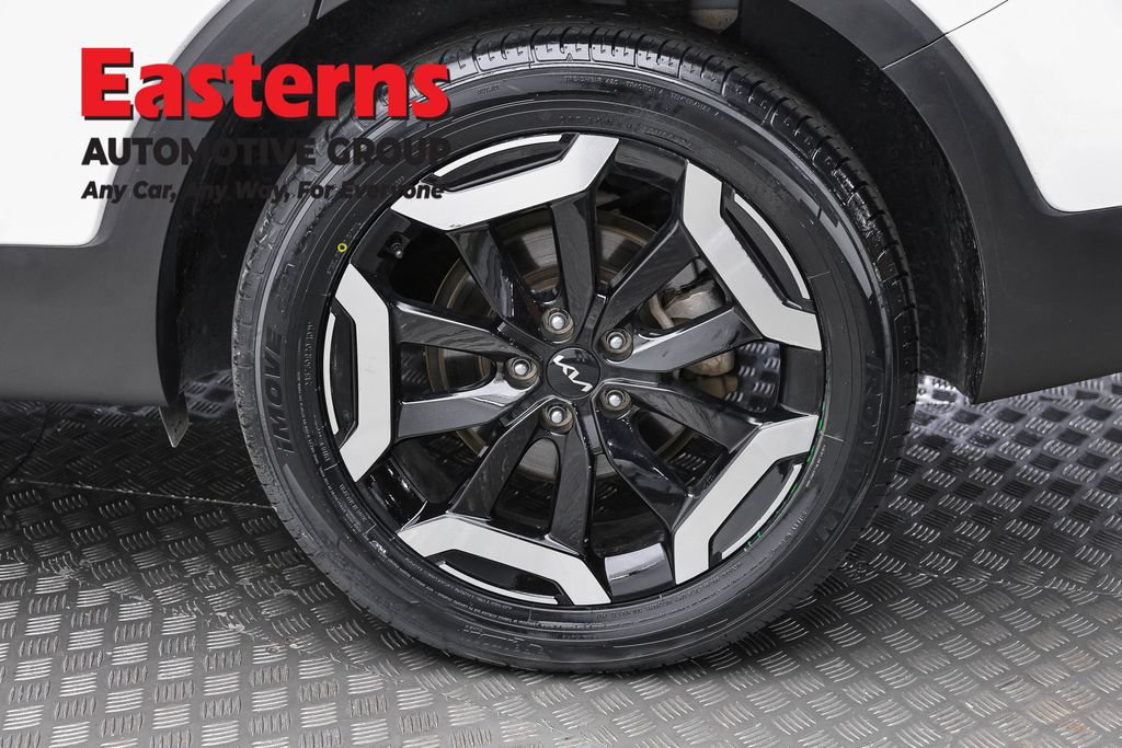 Used 2025 Kia Telluride S FWD image 8