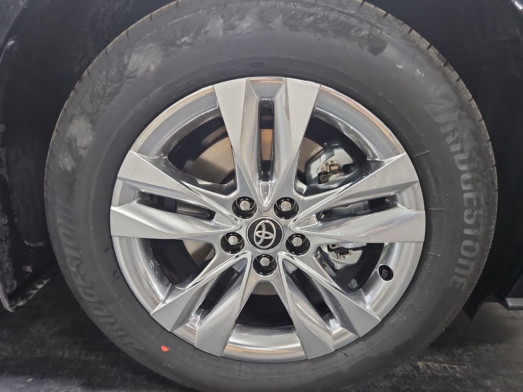 New 2026 Toyota Sienna XLE image 11