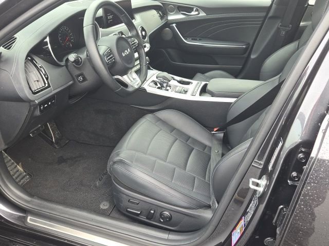 Used 2023 Kia Stinger GT2 image 12