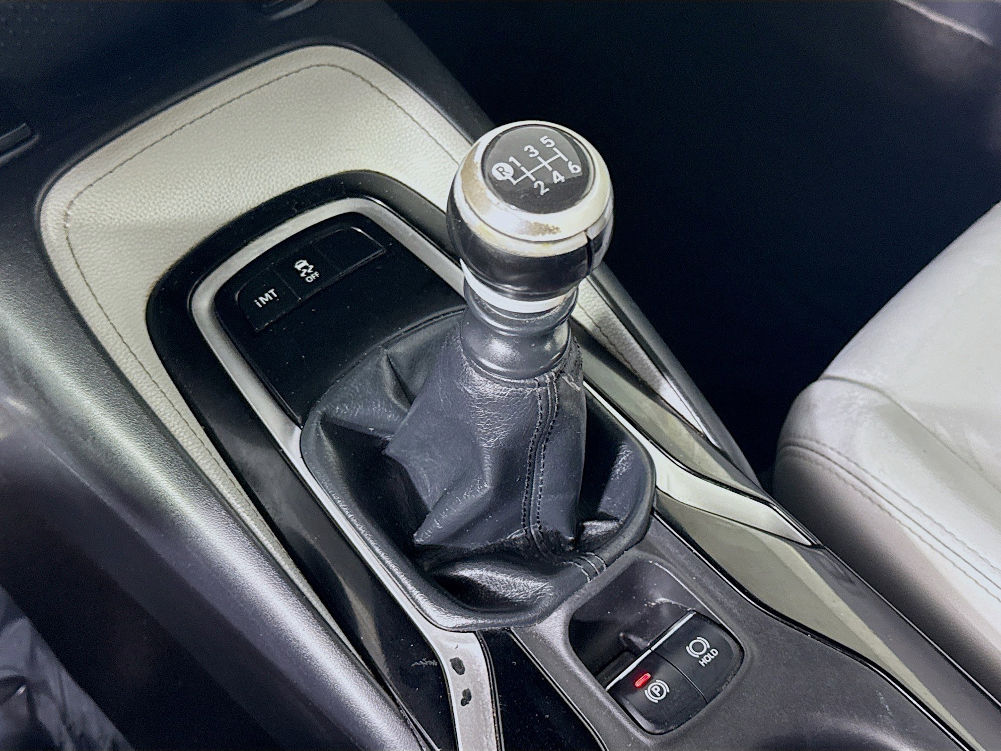 Used 2020 Toyota Corolla XSE image 20