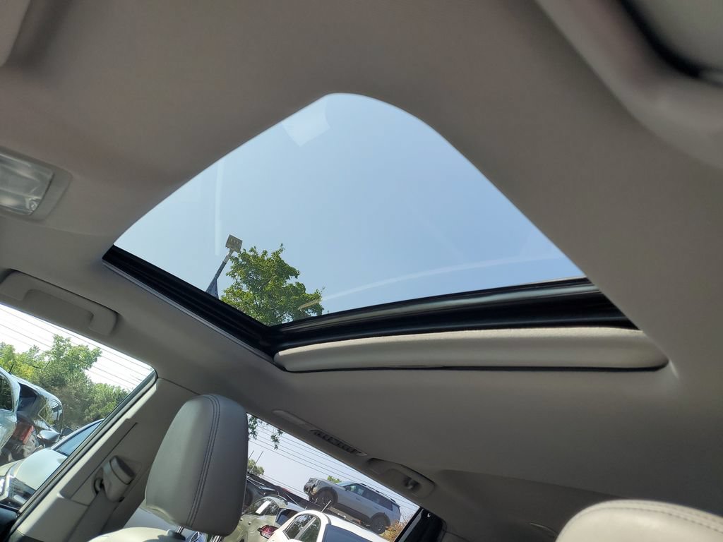 Used 2019 Toyota Highlander XLE AWD/4WD image 21