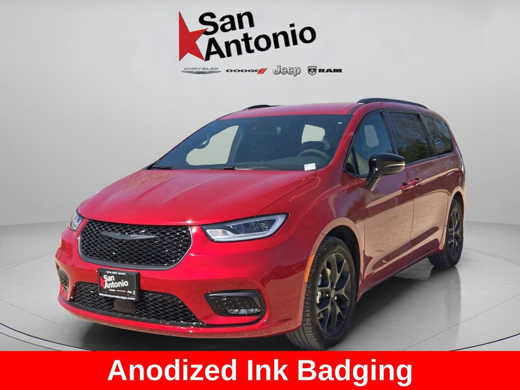 New 2026 Chrysler Pacifica Select w/ S Appearance Package FWD image 4
