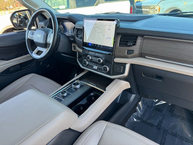 Used 2022 Ford Expedition Max Limited image 23