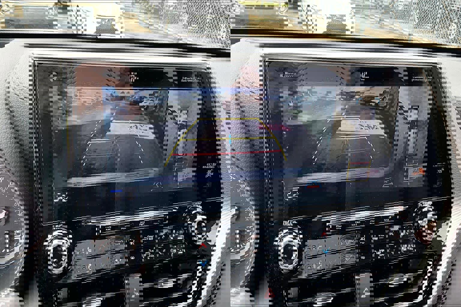 Used 2021 Toyota Highlander Platinum image 25