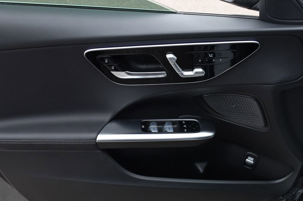 Used 2024 Mercedes-Benz C 300 Sedan image 18