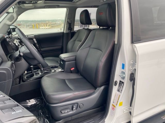 Used 2018 Toyota 4Runner TRD Off-Road Premium AWD/4WD image 19