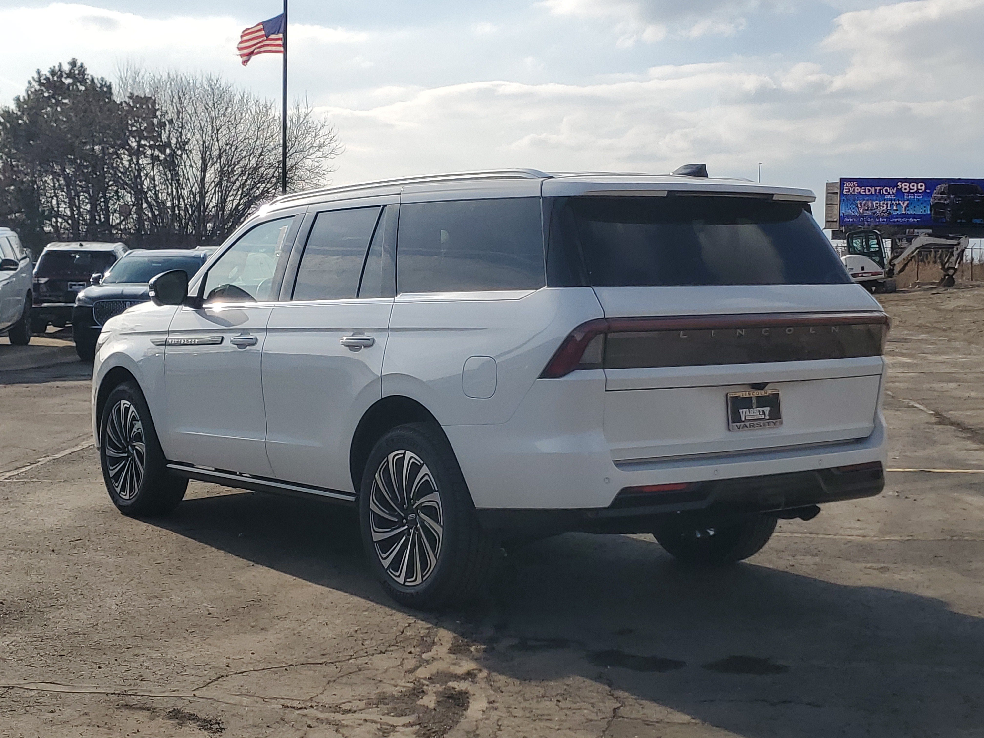 New 2026 Lincoln Navigator Black Label AWD/4WD image 3
