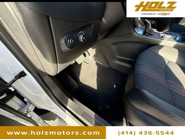 Certified 2022 Chevrolet Equinox RS w/ Infotainment Package image 28