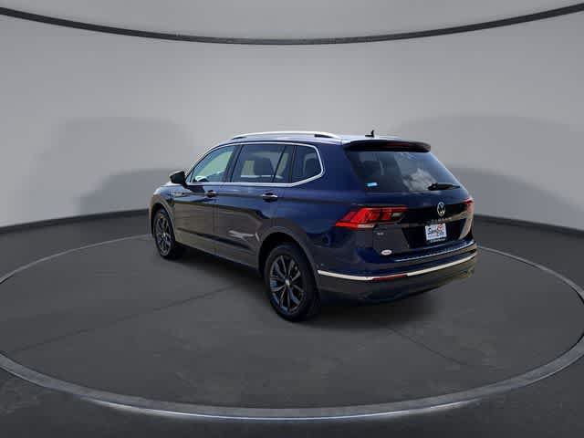 Used 2022 Volkswagen Tiguan SE w/ Panoramic Sunroof Package AWD/4WD image 6