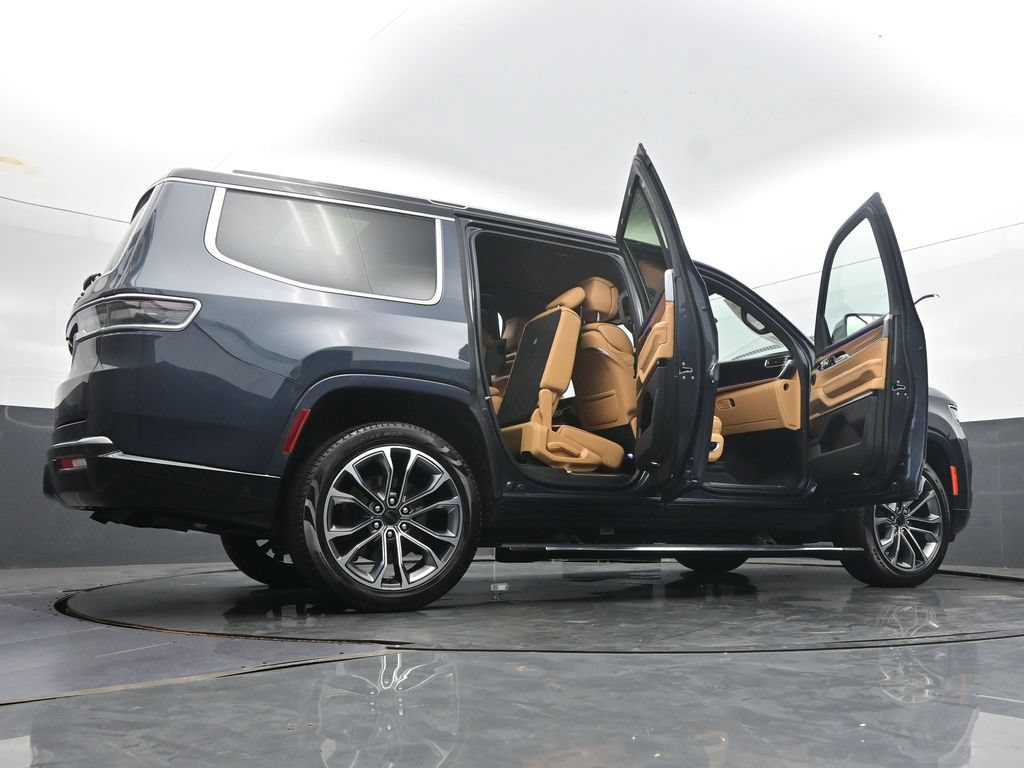 Used 2025 Jeep Grand Wagoneer Series III w/ Rear Seat Video Group 1 AWD/4WD image 61