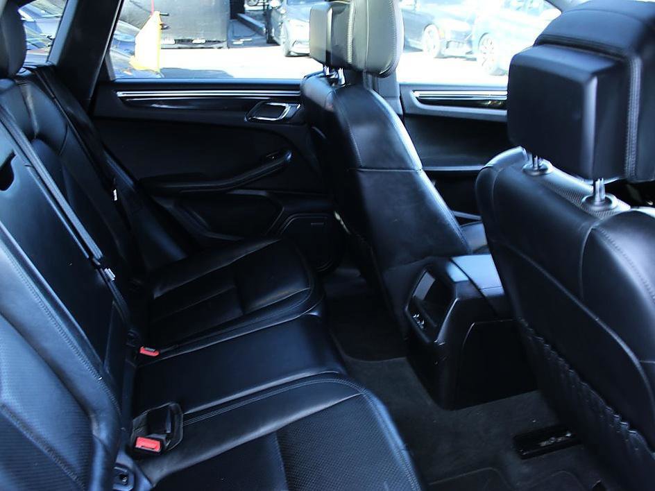Used 2015 Porsche Macan S AWD/4WD image 9