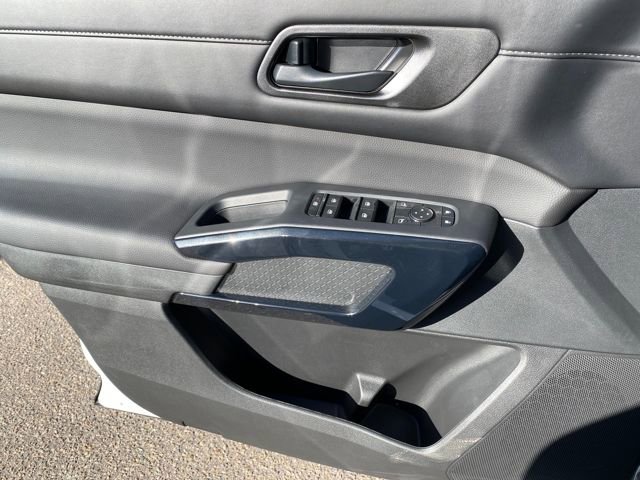 New 2025 Nissan Pathfinder SV w/ Black Appearance Package image 14