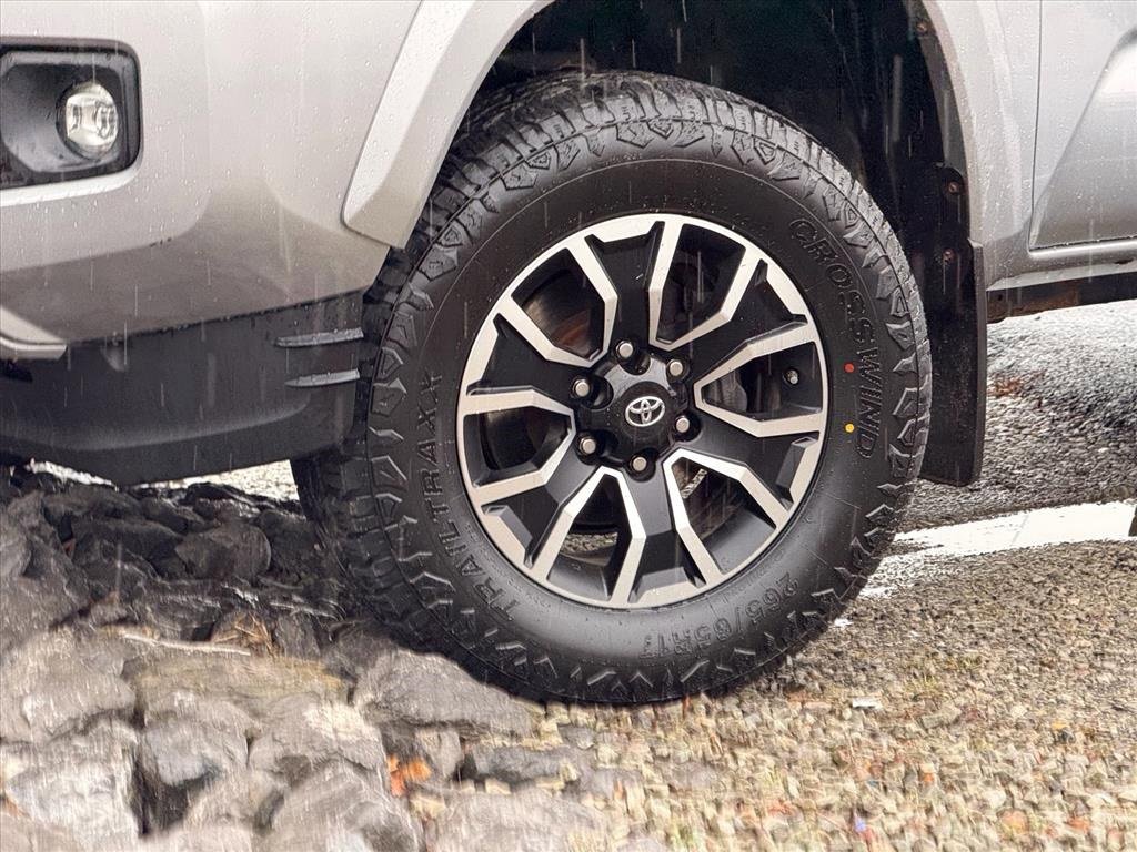 Used 2020 Toyota Tacoma TRD Sport w/ TRD Premium Sport Package image 25