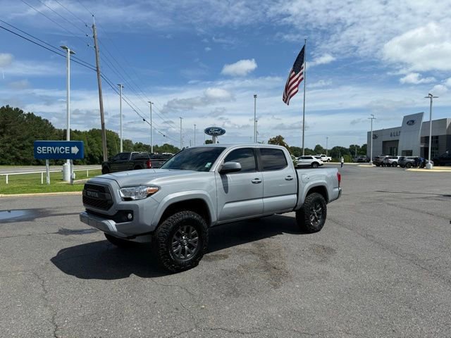 Used 2021 Toyota Tacoma SR5 RWD image 3
