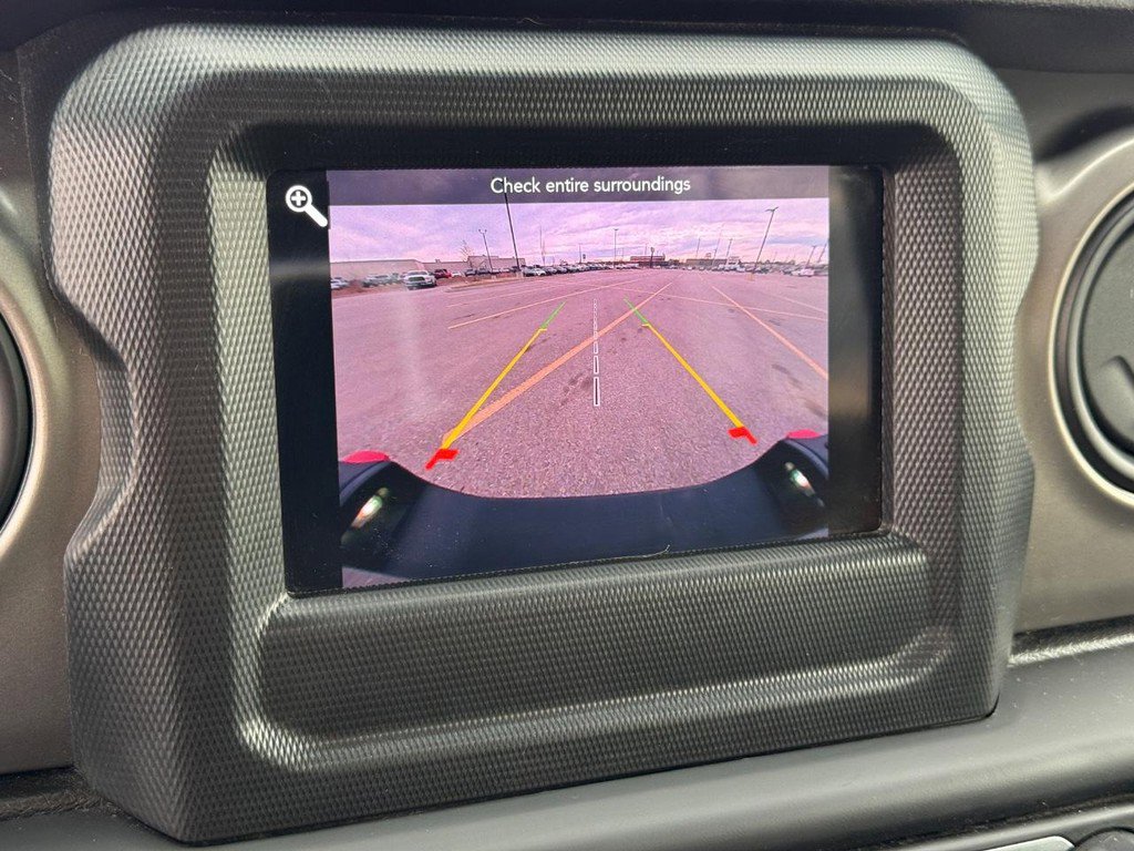 Used 2021 Jeep Gladiator Sport image 19