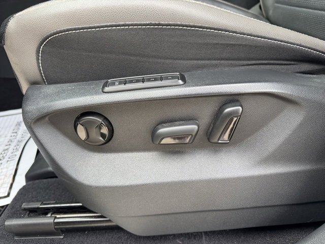 Used 2020 Volkswagen Atlas Cross Sport SEL Premium image 11