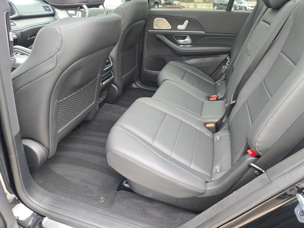 Used 2025 Mercedes-Benz GLS 450 4MATIC image 19