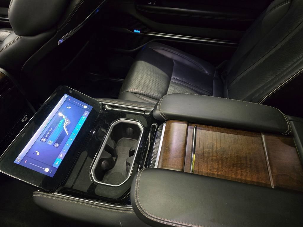 Certified 2022 Jeep Grand Wagoneer Series II w/ Convenience Group III image 39