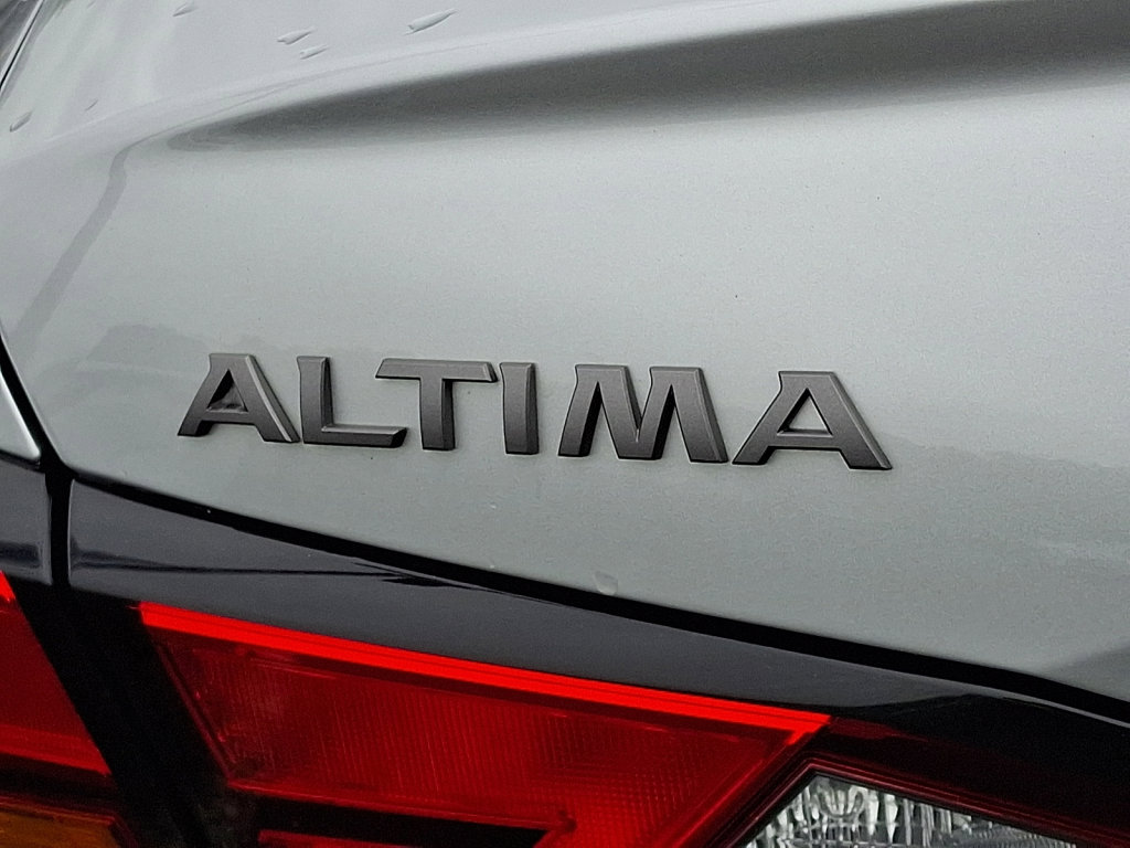 Used 2024 Nissan Altima 2.5 SV FWD image 16